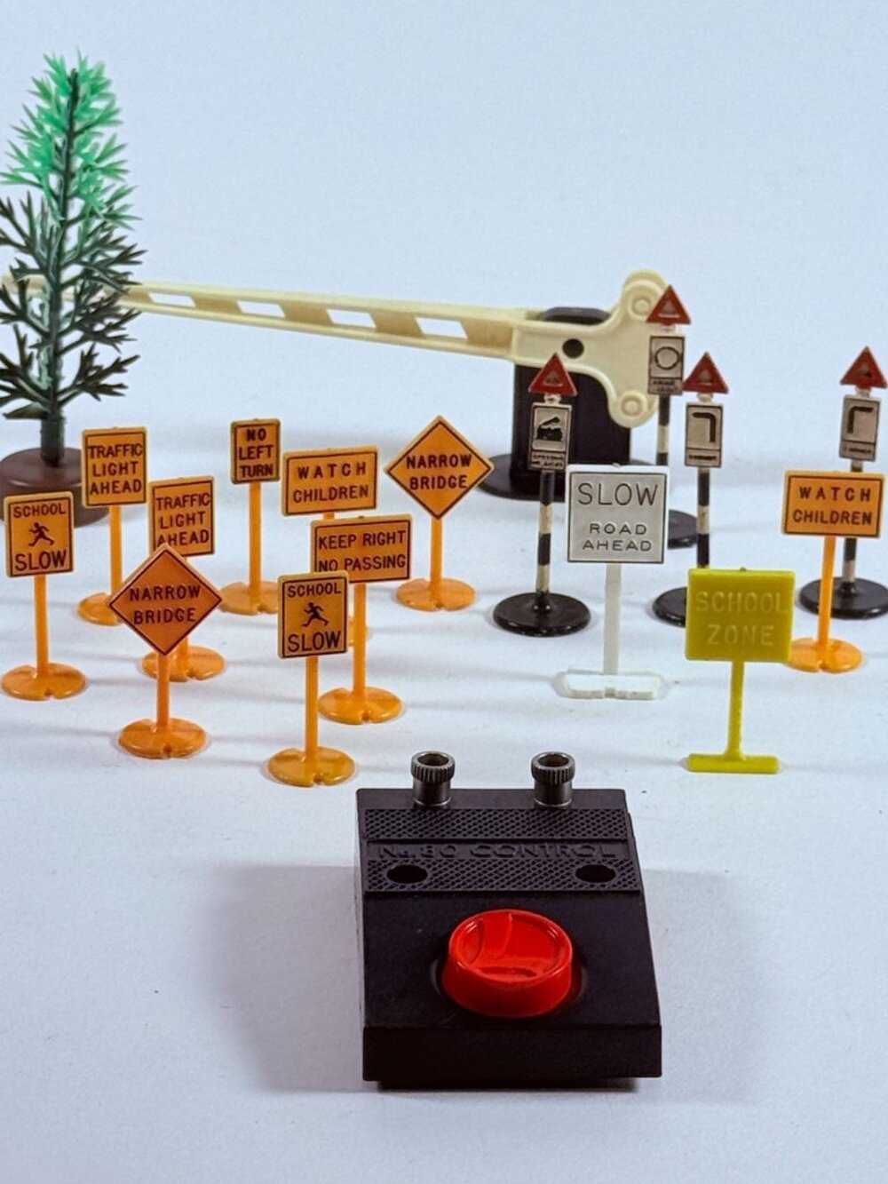 Vintage HO Scale 16 Traffic Signs, Control Switch & Railroad Crossing Gate
